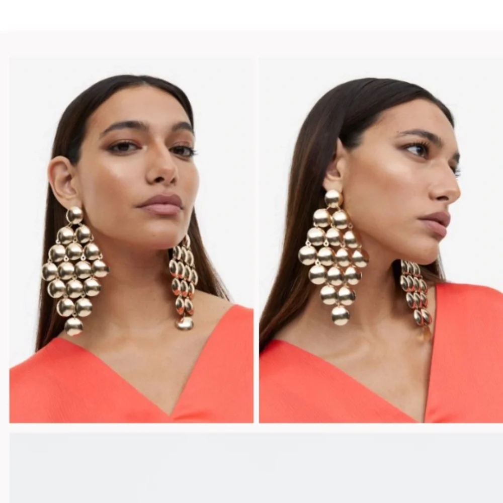 H&M Conscious Large Gold Earrings - Picture 1 of 2